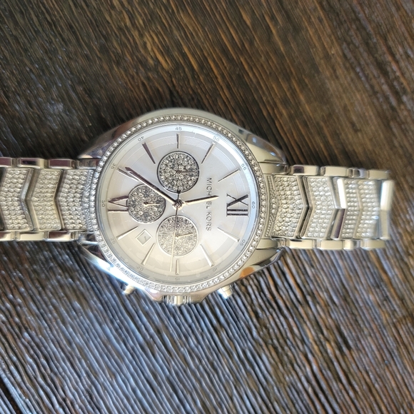 Michael kors stainless steel watch - Picture 4 of 5